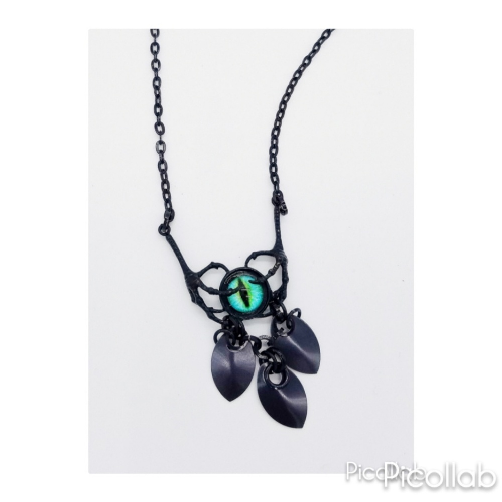 Raven Claw "Dragon Eye" Necklace - Picture 6 of 7
